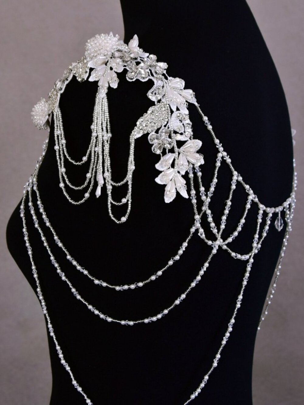 Elegant Crystal and Pearl Bridal Shoulder Chain Jewelry - Detachable Floral Wedd - Picture 2 of 3
